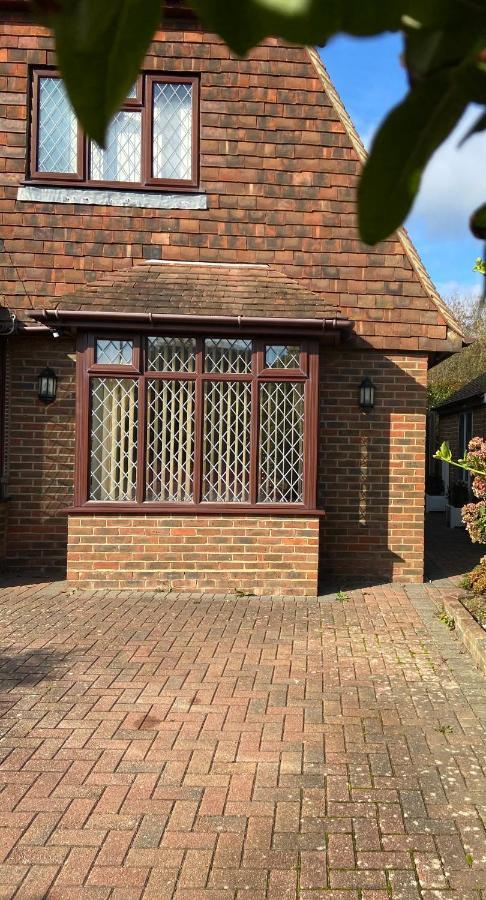 Beautiful Bexhill Cottage With Garden 3 Mins Walk To Beach ภายนอก รูปภาพ
