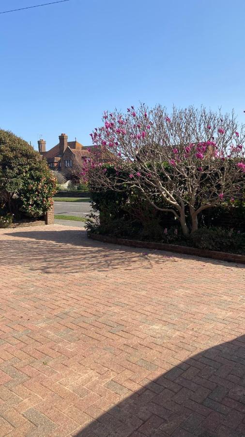 Beautiful Bexhill Cottage With Garden 3 Mins Walk To Beach ภายนอก รูปภาพ