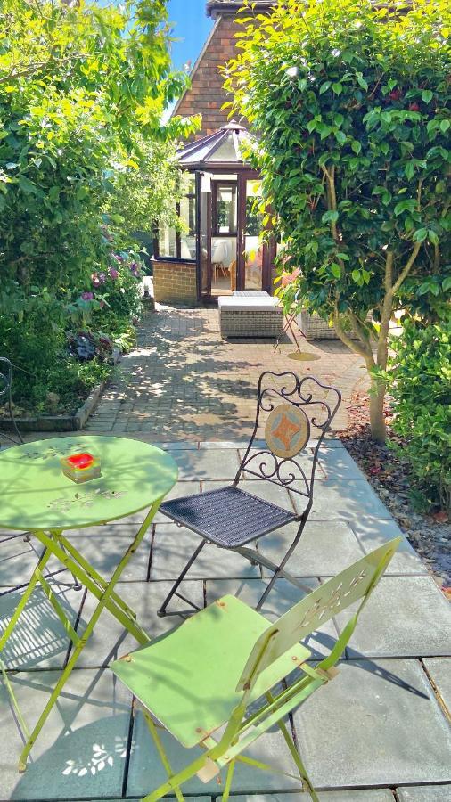 Beautiful Bexhill Cottage With Garden 3 Mins Walk To Beach ภายนอก รูปภาพ