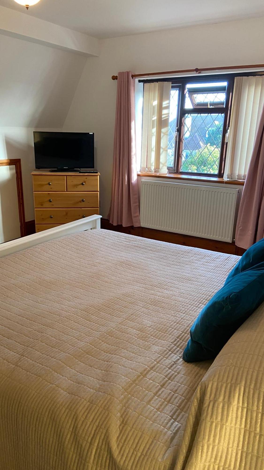 Beautiful Bexhill Cottage With Garden 3 Mins Walk To Beach ภายนอก รูปภาพ