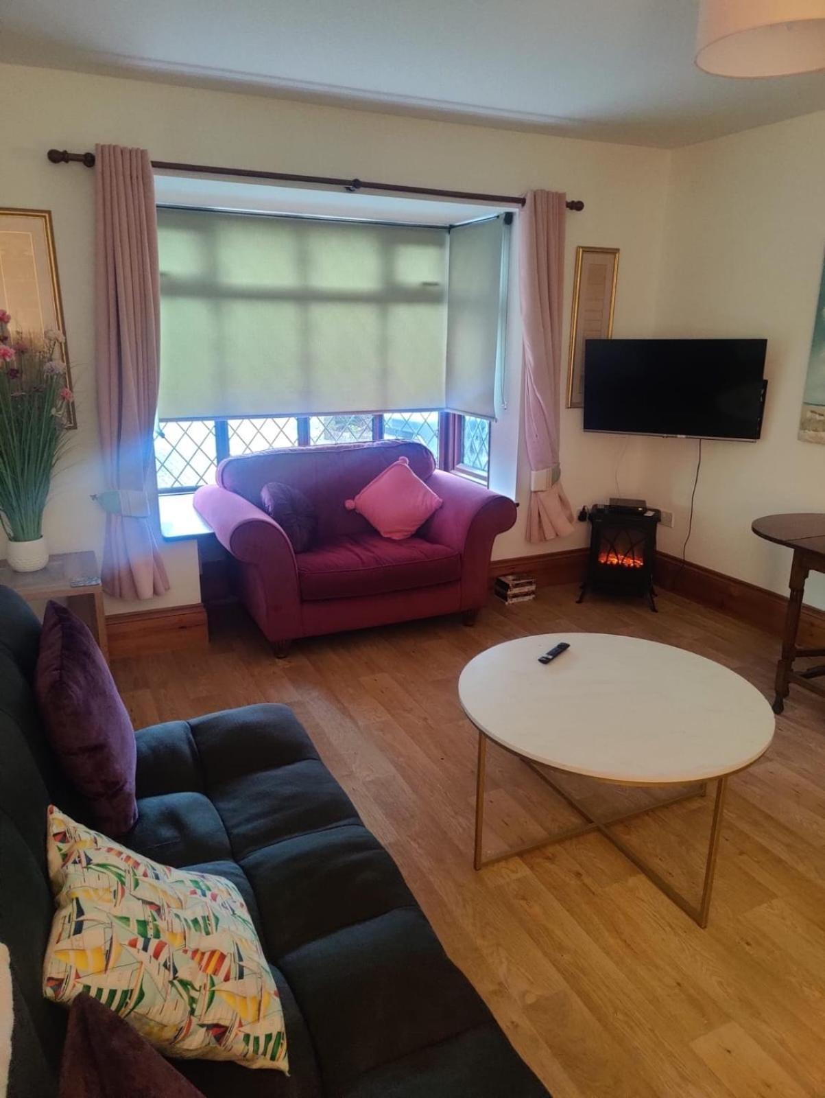 Beautiful Bexhill Cottage With Garden 3 Mins Walk To Beach ภายนอก รูปภาพ